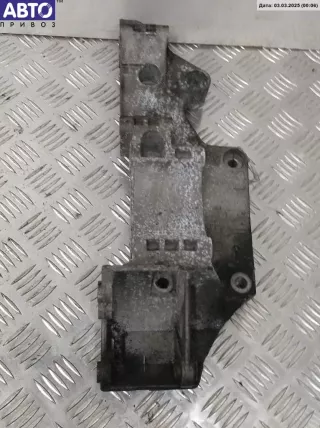 06B121121 Кронштейн гидроусилителя Volkswagen Passat B5 Арт 52632197, вид 1