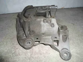 4G0399263C Кронштейн КПП Audi Q5 1 3.2л Арт 00077158, вид 4