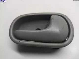 D06159330B05 Ручка двери внутренняя передняя левая Mazda Demio 1 Арт 53498286, вид 1