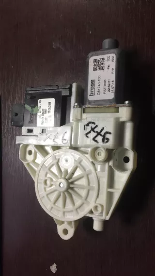 C37722-104,C61743-100 моторчик стеклоподъемника передний правый Jeep Compass 2 Арт 9773, вид 2