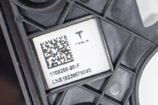 1109255-90-F, 1100441-00-C , art2965445 Молдинг двери передней правой Tesla model 3 Арт 2965445, вид 8