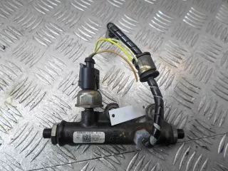 4R8Q9C066AE Топливная рампа Jaguar S-Type Арт 00121357, вид 1