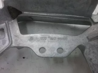 A2056225300 Кронштейн фары передней правой Mercedes C W205 Арт K419742, вид 2