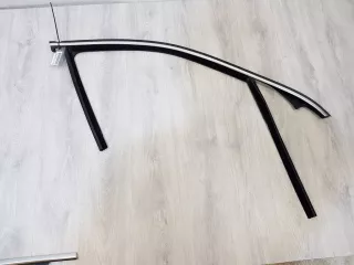 A1667252000 Уплотнитель стекла передней правой двери Mercedes GL X166 Арт ZAP189560, вид 1