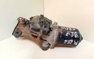  Моторчик передних стеклоочистителей (дворников) Mazda 626 GE Арт 2057029