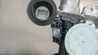 83401-63J51 Стеклоподъемник правый передний Suzuki Swift 3 Арт 7049447, вид 2