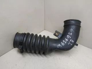  Патрубок воздушного фильтра Mazda 626 GE Арт 2062249, вид 1