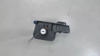 13168316 Кнопка открытия багажника Opel Meriva 1 Арт 7334285, вид 1