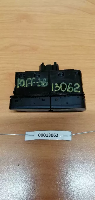 AM5T18K574AC Кнопка подогрева лобового стекла Ford Focus 3 Арт 00013062, вид 3