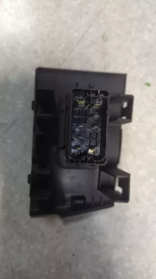  Кнопка стеклоподъемника переднего левого Renault Midlum Арт 4579275, вид 2