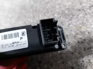  Кнопка стеклоподъемника переднего правого Mazda 3 BK Арт 46023032492, вид 4