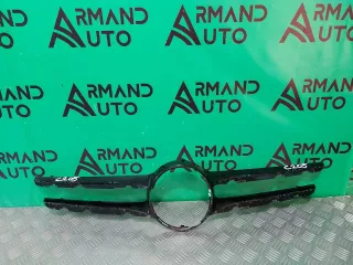 A20588801609040, A2058880160 Накладка решетки радиатора Mercedes C W205 Арт ARM237680, вид 1