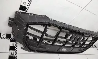 4M8853651AF Молдинг (рамка) решетки радиатора Audi Q8 Арт 992578K, вид 2