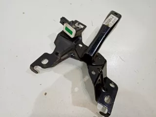 BBM45215Y Кронштейн замка капота Mazda 3 BK Арт VZ178228, вид 2