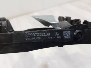 A0997602100 Кронштейн ручки двери передней левой Mercedes C W205 Арт Z189181, вид 2