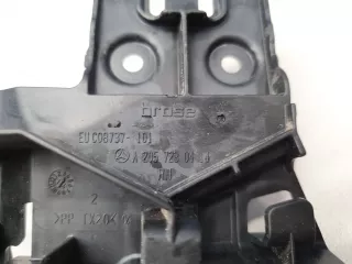 A2057230414 Кронштейн замка двери передний правый Mercedes C W205 Арт Z251179, вид 2