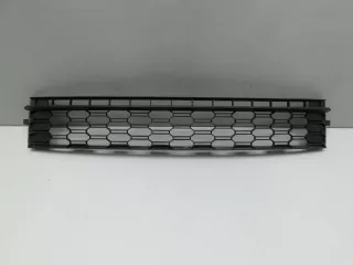  Решетка в бампер центральная Skoda Rapid Арт SM100100055, вид 1