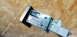 284H31FA0B Разъем AUX / USB Infiniti QX3 Арт 00068529, вид 4