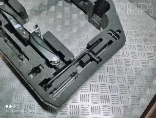 8t0012109a, 8k0011031c , artZVG4634 Набор инструментов штатный Audi A4 B8 Арт ZVG4634, вид 4