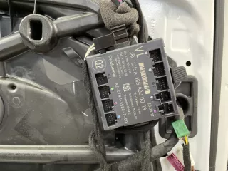 A1669000318 Блок управление двери Mercedes GL X166 Арт 113386MA, вид 1