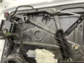A1667201202 Кронштейн двери передний правый Mercedes ML/GLE W166 Арт MA113371, вид 2