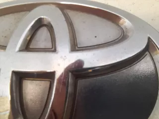 7544760020 ЭМБЛЕМА КРЫШКИ БАГАЖНИКА Toyota Land Cruiser Prado 150 Арт VZ186510, вид 3