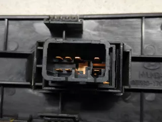95580-17000 Кнопка стеклоподъемника переднего правого Hyundai Matrix Арт 2070460, вид 3
