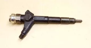 4E01835,AW420 Форсунка Nissan Almera Tino 2.2л Арт 2048271, вид 1