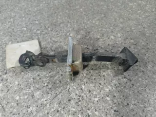  ограничитель открывания двери Mazda 3 BK Арт 46023049515, вид 1