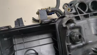 Корпус воздушного фильтра Nissan Note E11 2006г.  - Фото 5