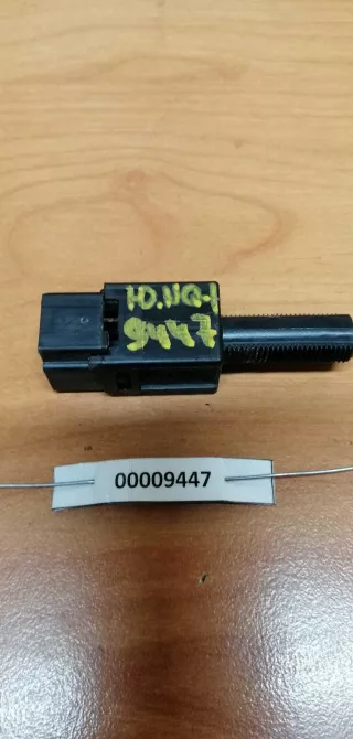  Выключатель концевой (концевик) Nissan Qashqai 1  Арт 00009447, вид 1