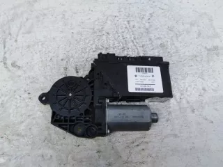 7L6959703 Моторчик заднего левого стеклоподъемника Volkswagen Touareg 1 Арт 5756354, вид 1