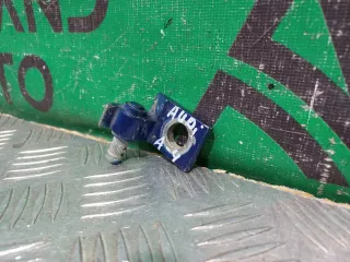 8X4833406A петля двери нижняя фольксваген, фольцваген джетта Volkswagen Jetta 7 Арт ARM284873, вид 3