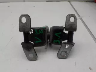 D46173210A Петля двери Mazda CX-7 Арт 689352