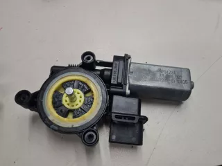 67627405702 Моторчик стеклоподъёмника передний правый MINI Cooper F56,F55 Арт ZAP305867, вид 1