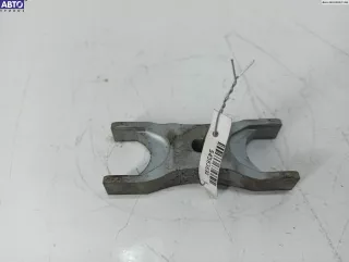 03L216A Скоба (кронштейн) крепления форсунки Audi A3 8P Арт 54383692, вид 1