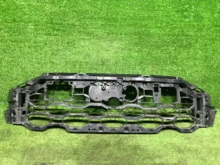 4M8807233D Кронштейн решетки радиатора Audi Q8 Арт D6088