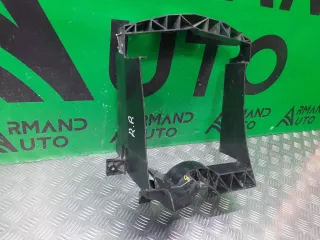 LR124851 Кронштейн интеркулера Land Rover Discovery 5 Арт ARM221445, вид 2