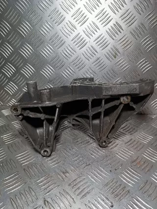 90501940BQ Кронштейн (крепление) Opel Sintra Арт 37606, вид 3