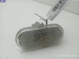 8200257884 Повторитель поворота левый Nissan Primastar Арт 54395743