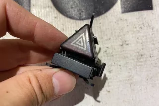 a1698207410, 1698207410 , art8958968 Кнопка аварийной сигнализации Mercedes A W169 Арт 8958968, вид 1