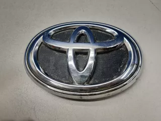 753100K080 Эмблема решетки радиатора Toyota Fortuner 2 Арт ZAP324486, вид 1