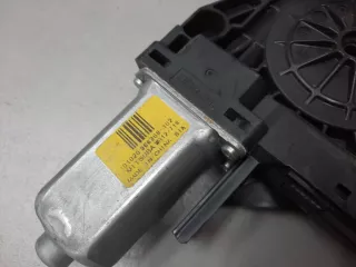 31253061 Моторчик стеклоподъёмника передний левый Volvo V60 1 Арт Z324758, вид 3