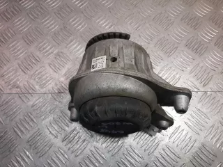 2052406617 Подушка крепления двигателя Mercedes C W205 Арт 00228633, вид 4