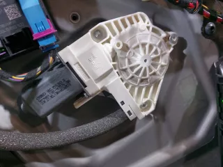  стеклоподъемник передний левый Skoda Superb 2 Арт 46023062240