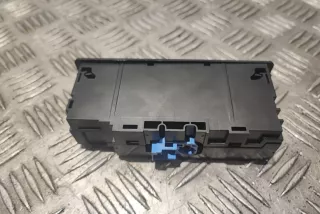 A2058200226 , art10081122 Разъем AUX / USB Mercedes C W205 Арт 10081122, вид 2