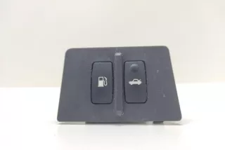 15A990 , art9778873 Кнопка открытия лючка топливного бака Lexus IS 2 Арт 9778873, вид 1