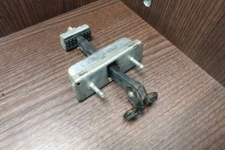 6c1av23500ac, 6c1av23500 , art3069943 Ограничитель открывания двери Ford Transit 3 restailing Арт 3069943, вид 1