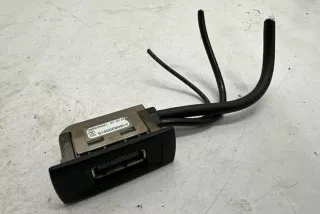 A1668200515 , art9522806 Разъем AUX / USB Mercedes ML/GLE W166 Арт 9522806, вид 1
