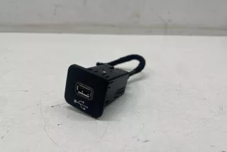 5UV99LXHAA, 735579645 , art9537609 Разъем AUX / USB Jeep Compass 2 Арт 9537609, вид 1